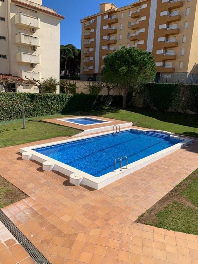 Cosy Apartment In L Escala, 7 Mins Walk To The Closest Beach, Riells L' Escala エクステリア 写真